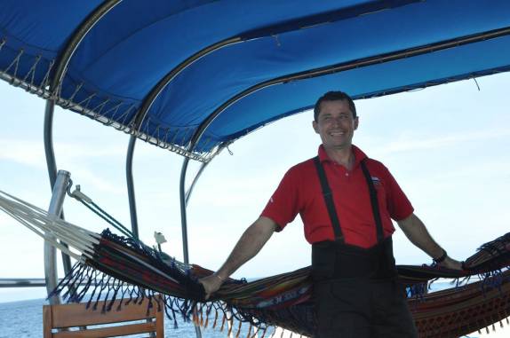 O Jairo, o barman do nosso barco, na Isla Isabel, em Galápagos